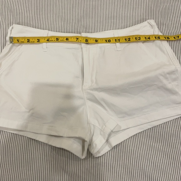 ABERCROMBIE & FITCH: white shorts x 2 - Picture 4 of 7